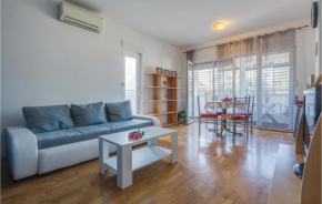 Lovely Apartment In Umag With Kitchen